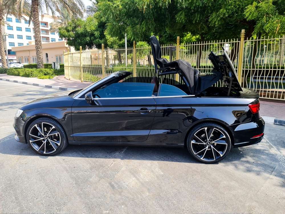 Siyah Audi A3 Cabrio 2020